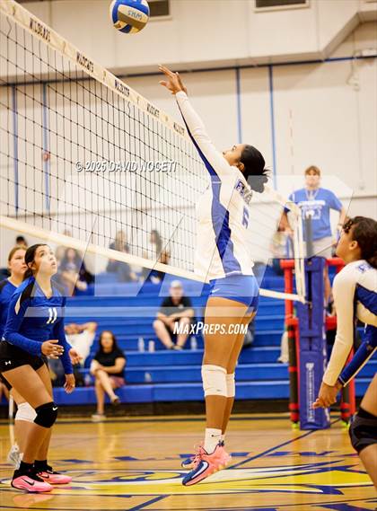Thumbnail 1 in Atwater at Waterford (Scrimmage) photogallery.