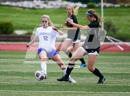 Thumbnail 3 in Arapahoe vs. Broomfield (CHSAA 5A Semifinal) photogallery.