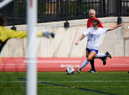 Thumbnail 2 in Arapahoe vs. Broomfield (CHSAA 5A Semifinal) photogallery.
