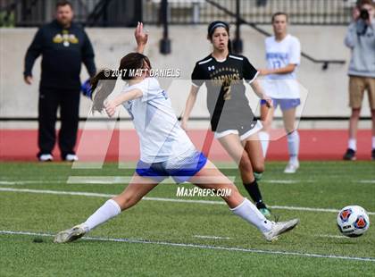 Thumbnail 2 in Arapahoe vs. Broomfield (CHSAA 5A Semifinal) photogallery.