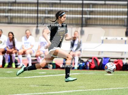 Thumbnail 3 in Arapahoe vs. Broomfield (CHSAA 5A Semifinal) photogallery.