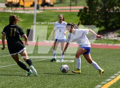 Thumbnail 3 in Arapahoe vs. Broomfield (CHSAA 5A Semifinal) photogallery.