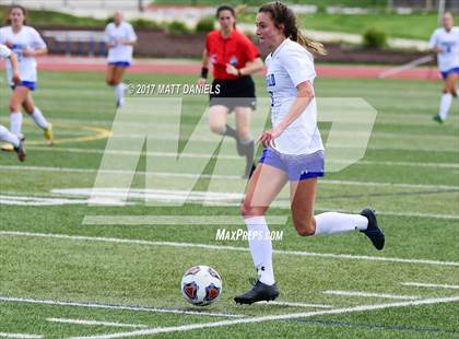 Thumbnail 2 in Arapahoe vs. Broomfield (CHSAA 5A Semifinal) photogallery.