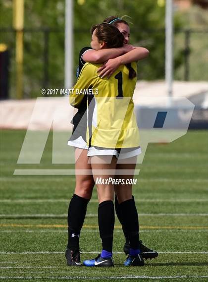 Thumbnail 2 in Arapahoe vs. Broomfield (CHSAA 5A Semifinal) photogallery.