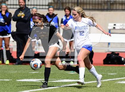 Thumbnail 1 in Arapahoe vs. Broomfield (CHSAA 5A Semifinal) photogallery.