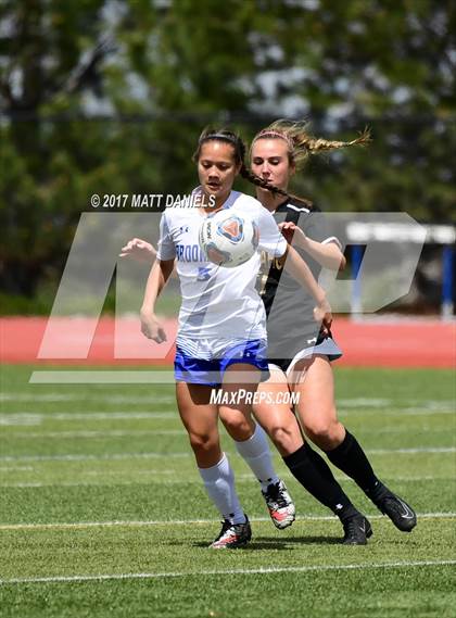 Thumbnail 3 in Arapahoe vs. Broomfield (CHSAA 5A Semifinal) photogallery.