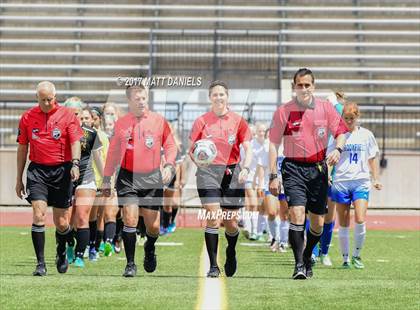 Thumbnail 2 in Arapahoe vs. Broomfield (CHSAA 5A Semifinal) photogallery.
