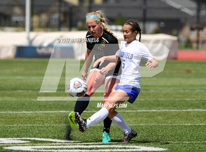 Thumbnail 3 in Arapahoe vs. Broomfield (CHSAA 5A Semifinal) photogallery.