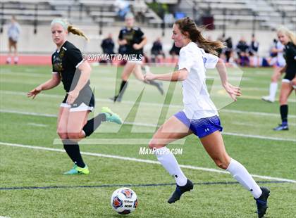 Thumbnail 1 in Arapahoe vs. Broomfield (CHSAA 5A Semifinal) photogallery.