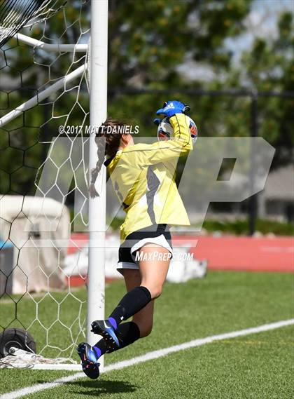 Thumbnail 1 in Arapahoe vs. Broomfield (CHSAA 5A Semifinal) photogallery.