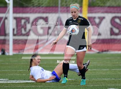 Thumbnail 3 in Arapahoe vs. Broomfield (CHSAA 5A Semifinal) photogallery.