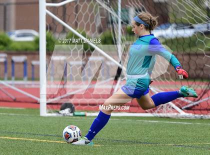 Thumbnail 3 in Arapahoe vs. Broomfield (CHSAA 5A Semifinal) photogallery.