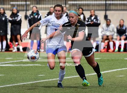 Thumbnail 1 in Arapahoe vs. Broomfield (CHSAA 5A Semifinal) photogallery.