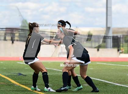 Thumbnail 3 in Arapahoe vs. Broomfield (CHSAA 5A Semifinal) photogallery.