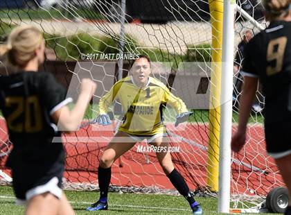 Thumbnail 3 in Arapahoe vs. Broomfield (CHSAA 5A Semifinal) photogallery.