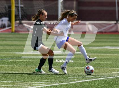 Thumbnail 2 in Arapahoe vs. Broomfield (CHSAA 5A Semifinal) photogallery.