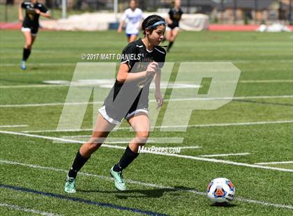 Thumbnail 2 in Arapahoe vs. Broomfield (CHSAA 5A Semifinal) photogallery.