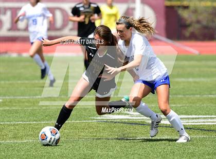 Thumbnail 1 in Arapahoe vs. Broomfield (CHSAA 5A Semifinal) photogallery.