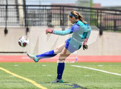 Thumbnail 1 in Arapahoe vs. Broomfield (CHSAA 5A Semifinal) photogallery.