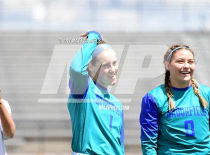 Thumbnail 3 in Arapahoe vs. Broomfield (CHSAA 5A Semifinal) photogallery.
