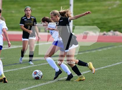 Thumbnail 3 in Arapahoe vs. Broomfield (CHSAA 5A Semifinal) photogallery.