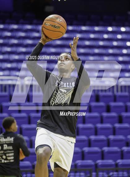 Thumbnail 3 in Dickinson vs. Cypress Falls (Houston Methodist Cy-Hoops Invitational) photogallery.