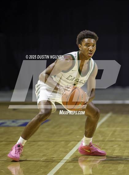 Thumbnail 3 in Dickinson vs. Cypress Falls (Houston Methodist Cy-Hoops Invitational) photogallery.