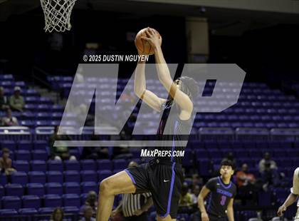 Thumbnail 3 in Dickinson vs. Cypress Falls (Houston Methodist Cy-Hoops Invitational) photogallery.