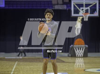 Thumbnail 2 in Dickinson vs. Cypress Falls (Houston Methodist Cy-Hoops Invitational) photogallery.