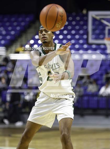 Thumbnail 2 in Dickinson vs. Cypress Falls (Houston Methodist Cy-Hoops Invitational) photogallery.