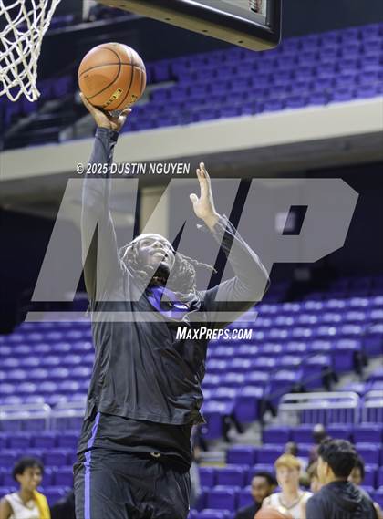 Thumbnail 1 in Dickinson vs. Cypress Falls (Houston Methodist Cy-Hoops Invitational) photogallery.