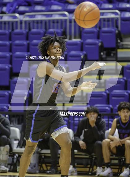 Thumbnail 1 in Dickinson vs. Cypress Falls (Houston Methodist Cy-Hoops Invitational) photogallery.