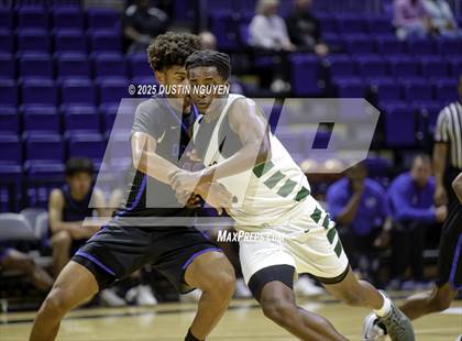 Thumbnail 2 in Dickinson vs. Cypress Falls (Houston Methodist Cy-Hoops Invitational) photogallery.