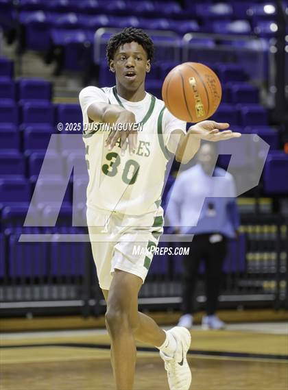 Thumbnail 2 in Dickinson vs. Cypress Falls (Houston Methodist Cy-Hoops Invitational) photogallery.
