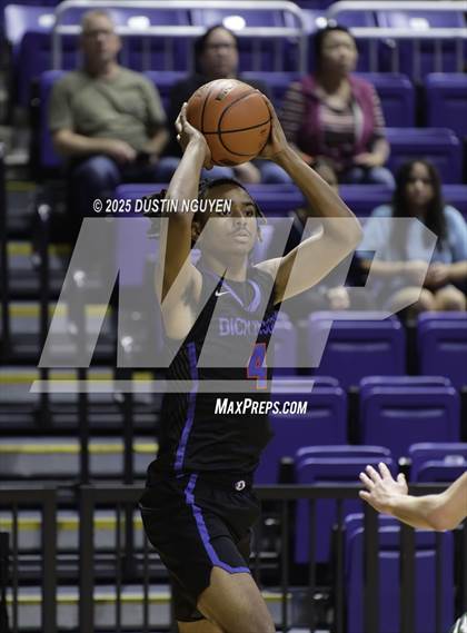 Thumbnail 2 in Dickinson vs. Cypress Falls (Houston Methodist Cy-Hoops Invitational) photogallery.