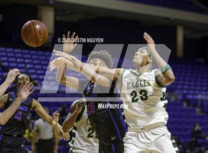 Thumbnail 1 in Dickinson vs. Cypress Falls (Houston Methodist Cy-Hoops Invitational) photogallery.