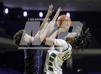 Thumbnail 3 in Dickinson vs. Cypress Falls (Houston Methodist Cy-Hoops Invitational) photogallery.