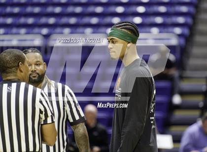 Thumbnail 1 in Dickinson vs. Cypress Falls (Houston Methodist Cy-Hoops Invitational) photogallery.