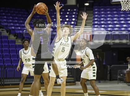 Thumbnail 2 in Dickinson vs. Cypress Falls (Houston Methodist Cy-Hoops Invitational) photogallery.