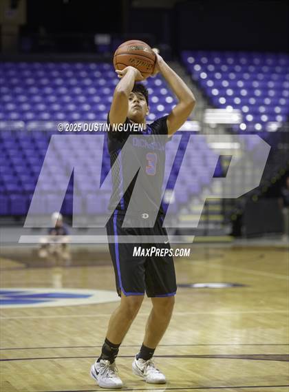 Thumbnail 2 in Dickinson vs. Cypress Falls (Houston Methodist Cy-Hoops Invitational) photogallery.