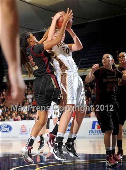 Thumbnail 2 in Alemany vs. Laguna Hills (CIF SS D3AA Final) photogallery.