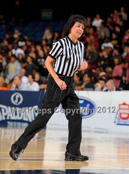 Thumbnail 3 in Alemany vs. Laguna Hills (CIF SS D3AA Final) photogallery.