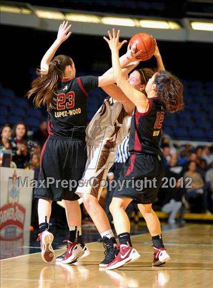 Thumbnail 2 in Alemany vs. Laguna Hills (CIF SS D3AA Final) photogallery.