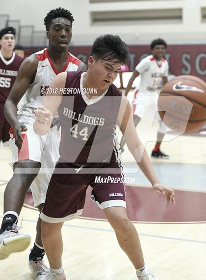 Thumbnail 2 in Calexico vs. Village Christian (Rancho Mirage Holiday Invitational) photogallery.