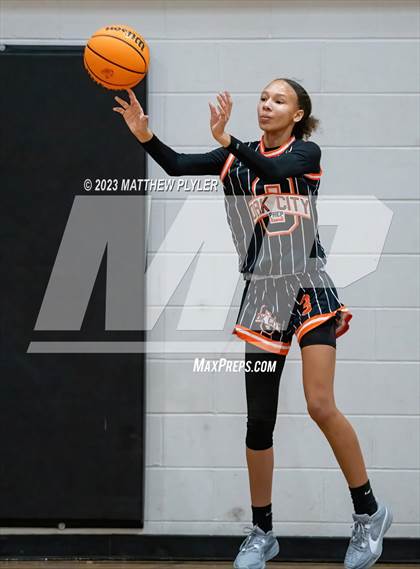 Thumbnail 2 in Oak City Prep vs. North Raleigh Christian Academy (Dreamville Winter Showcase at Berean Academy) photogallery.