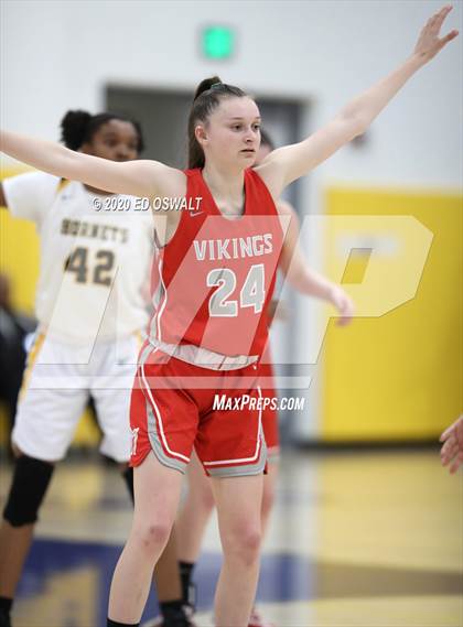 Thumbnail 3 in Montgomery vs. Alameda (CIF NCS D2 Final) photogallery.
