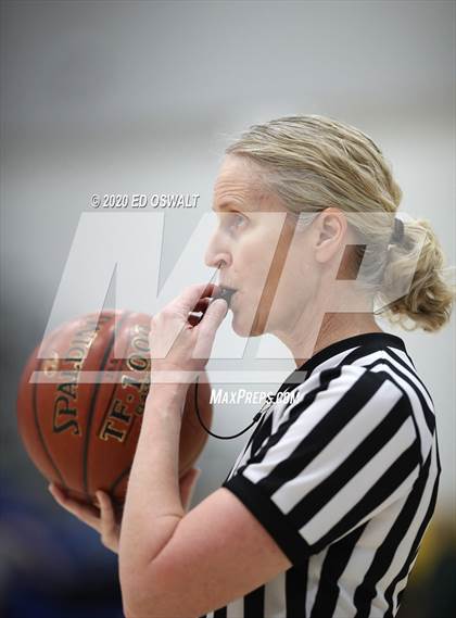 Thumbnail 2 in Montgomery vs. Alameda (CIF NCS D2 Final) photogallery.