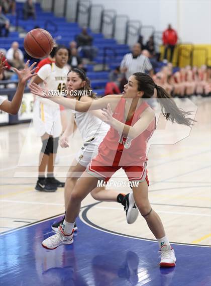 Thumbnail 2 in Montgomery vs. Alameda (CIF NCS D2 Final) photogallery.