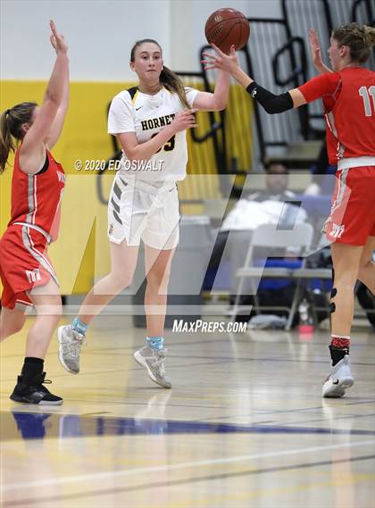 Thumbnail 3 in Montgomery vs. Alameda (CIF NCS D2 Final) photogallery.