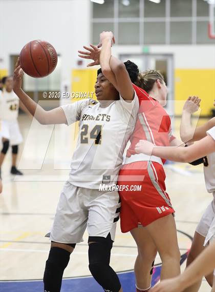 Thumbnail 2 in Montgomery vs. Alameda (CIF NCS D2 Final) photogallery.